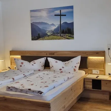 Haus Kirchmaier Bed and breakfast