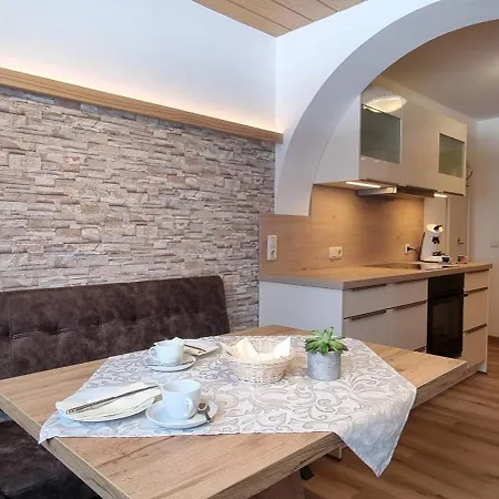 Haus Kirchmaier Bed and Breakfast 4*